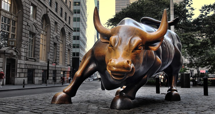 Charging bronze bull on Wall Street