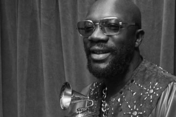 Isaac Hayes with Grammy award