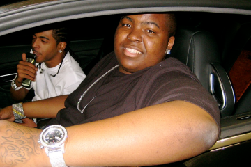 Sean Kingston in car with passenger