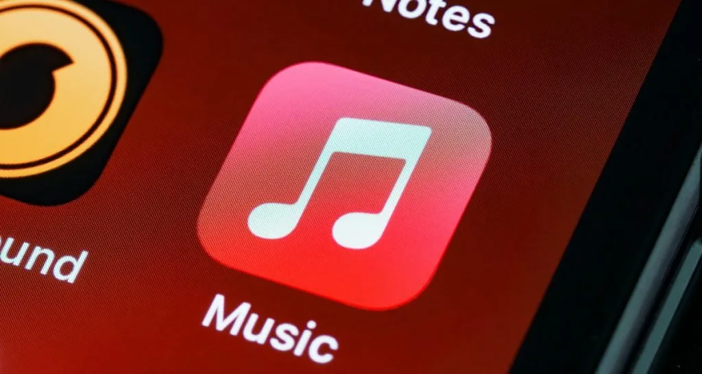 Apple Music and Spotify royalties comparison