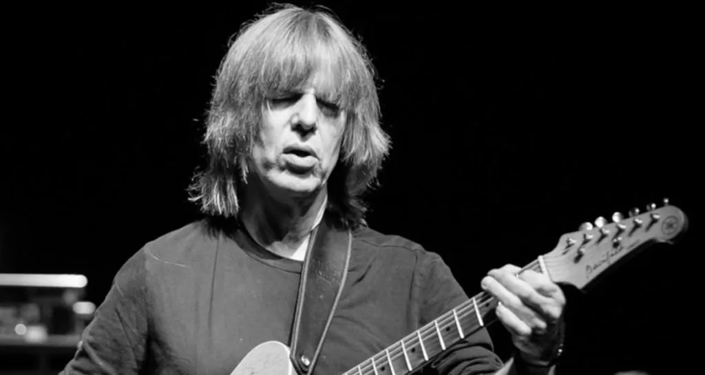 Guitarist Mike Stern performing live