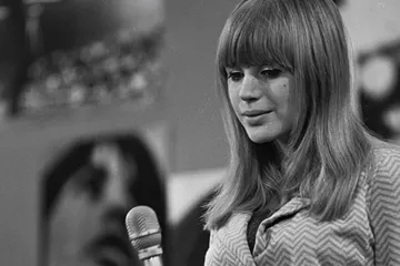 Marianne Faithfull black and white portrait