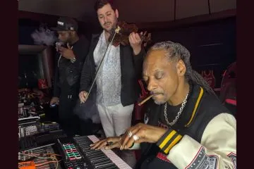 Snoop Dogg using music keyboard