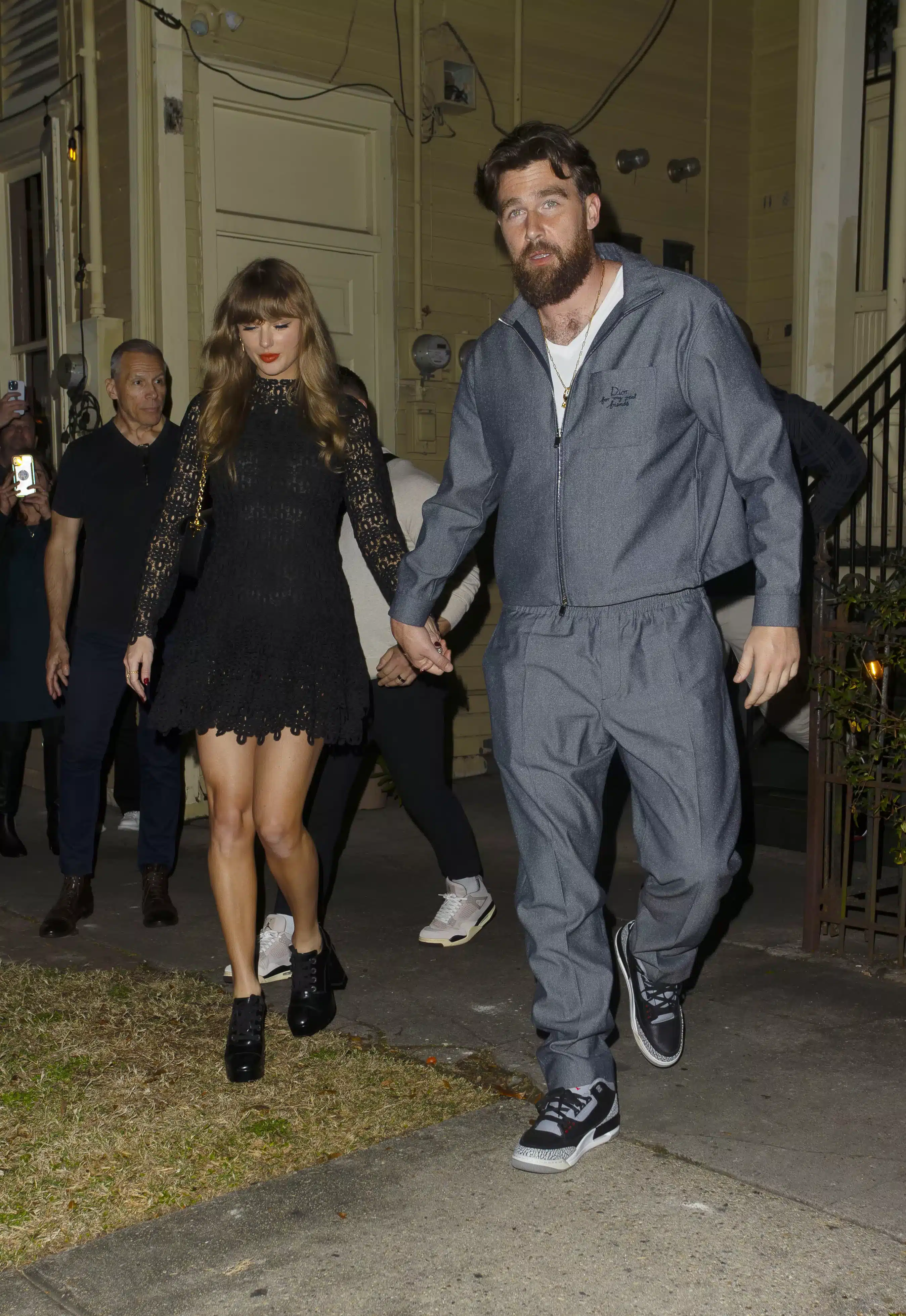 Taylor Swift and Travis Kelce dining